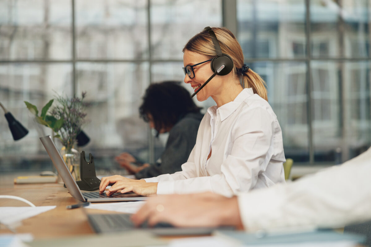 Yealink VOIP Headset (WH64-DUAL-TEAMS) - Image 9