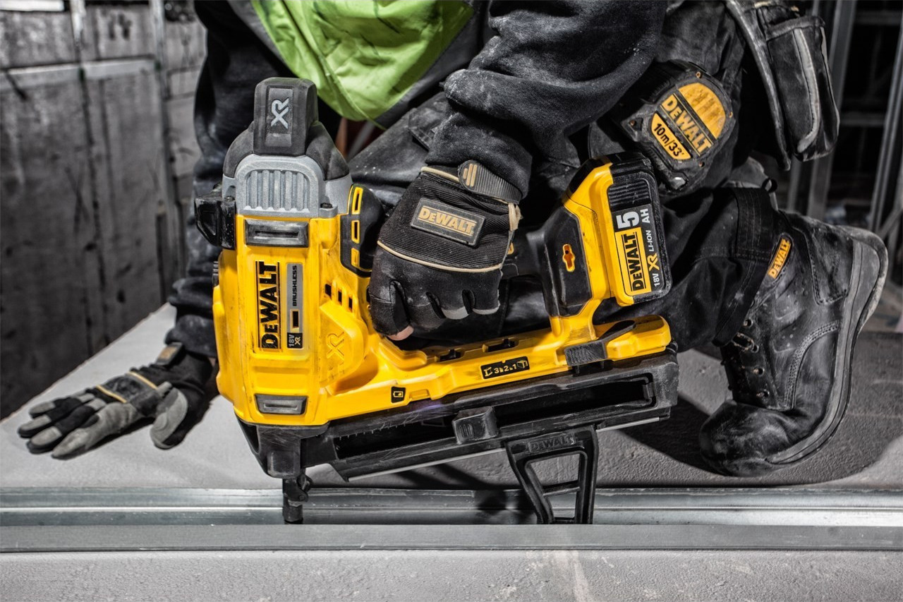 20200219170237_bc2700d6 Dewalt DCN890P2 Καρφωτικό Μπαταρίας 18V 2x5Ah για Καρφιά - Image 5