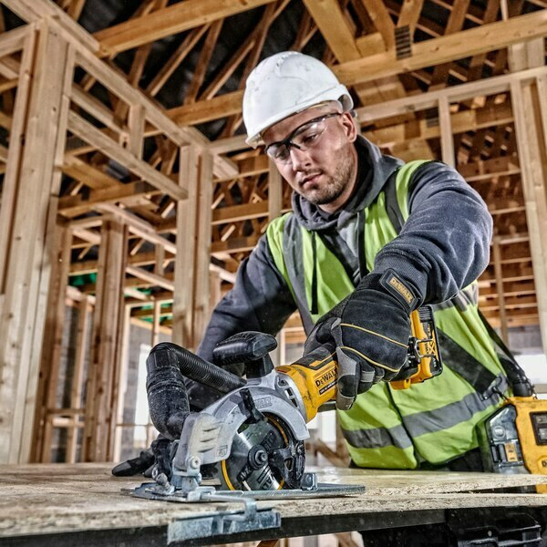 20220105170855_f23b7493 Dewalt DCS571NT Δισκοπρίονο Brushless 18V Solo - Image 9