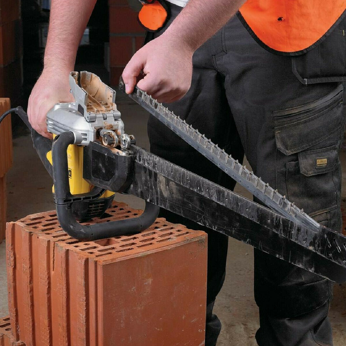 20220107085536_1b64300d Dewalt Alligator Σεγάτσα 1700W - Image 5