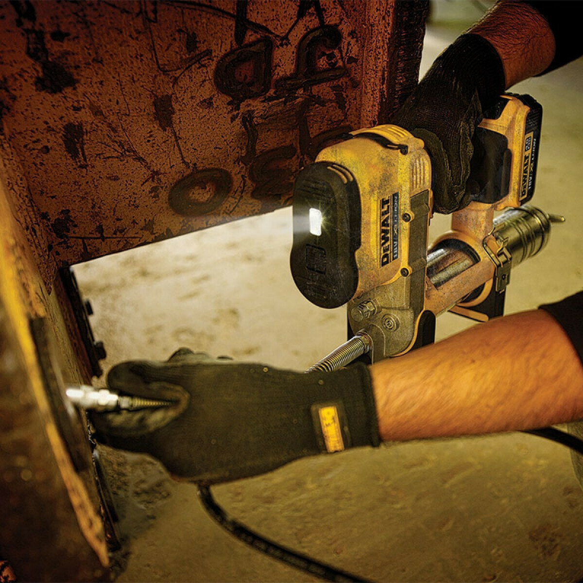 20220111095909_74c02d31 Dewalt DCGG571M1 Ηλεκτρικό Πιστόλι Γράσου Μπαταρίας Λιθίου 20V 1x4Ah με Θήκη - Image 4