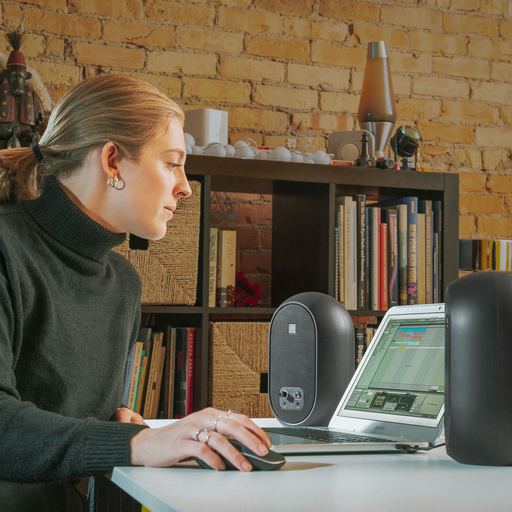 20220113160645_8186c022 JBL One Series 104 Bluetooth Αυτοενισχυόμενα Ηχεία Studio Monitor 2 Δρόμων με Bluetooth 60W (Ζεύγος) Μαύρο - Image 6