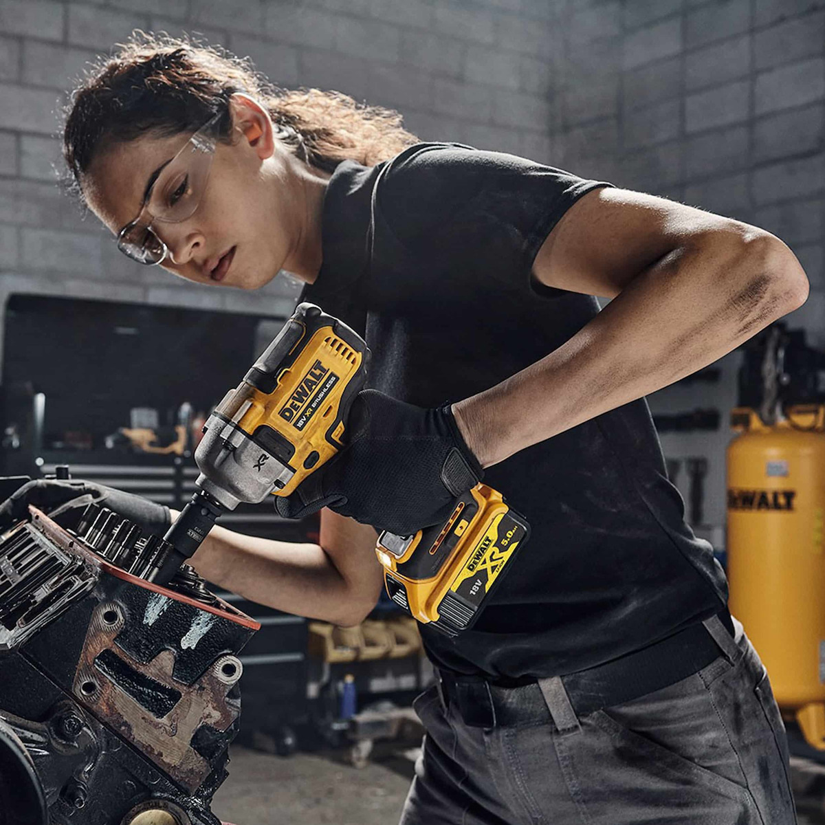 20231009152545_c4d8a07c Dewalt DCF891P2T Μπουλονόκλειδο Μπαταρίας 18V 2x5Ah με Υποδοχή 1/2" - Image 5