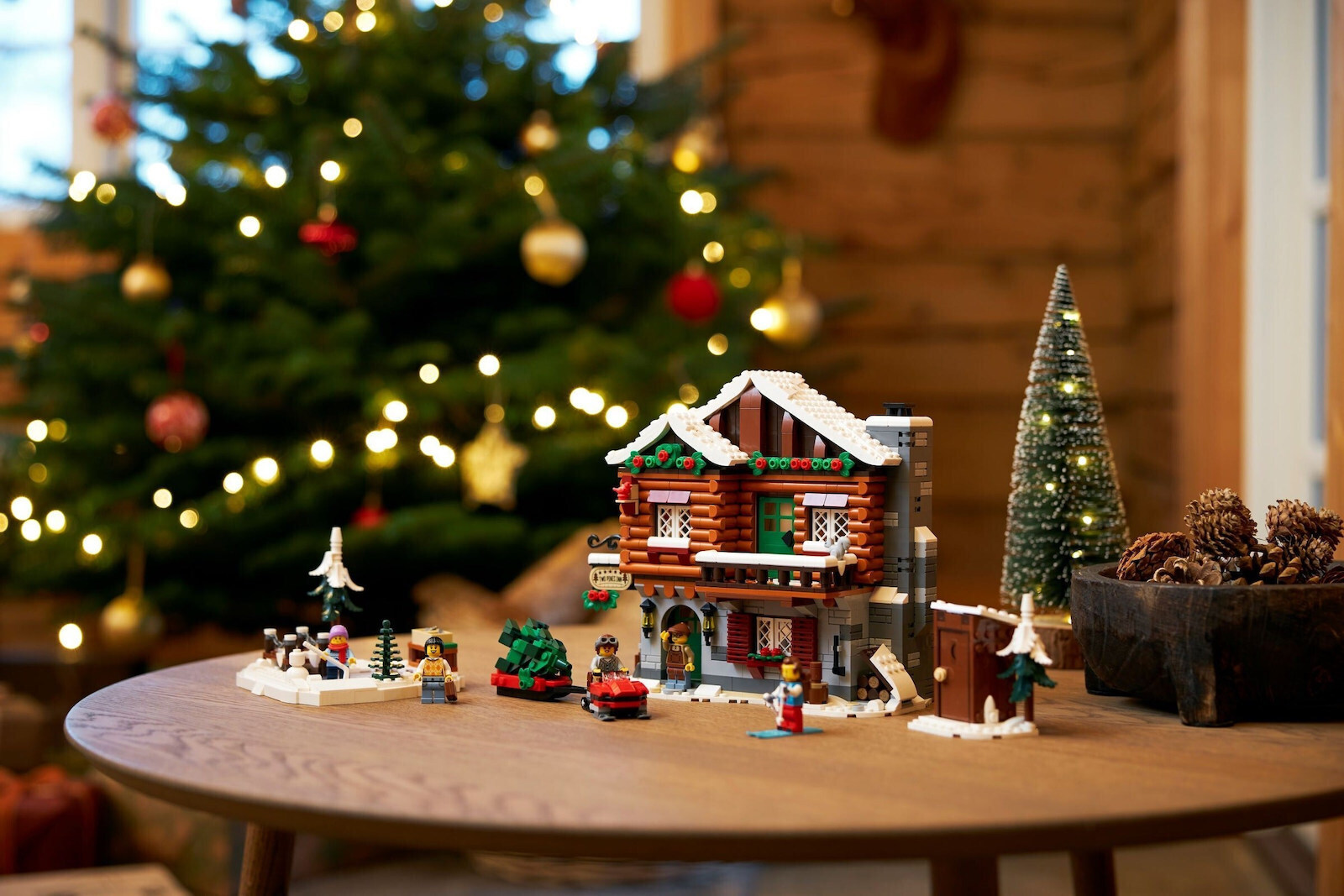 20231108151845_ce8602be Lego Icons Alpine Lodge - Christmas για 18+ Ετών 1517τμχ - Image 2