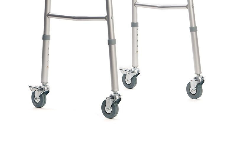 20240717123006_3aea7283 Vitea Care Περιπατητήρας Αλουμινίου με Ρόδες Ασημί - Image 4