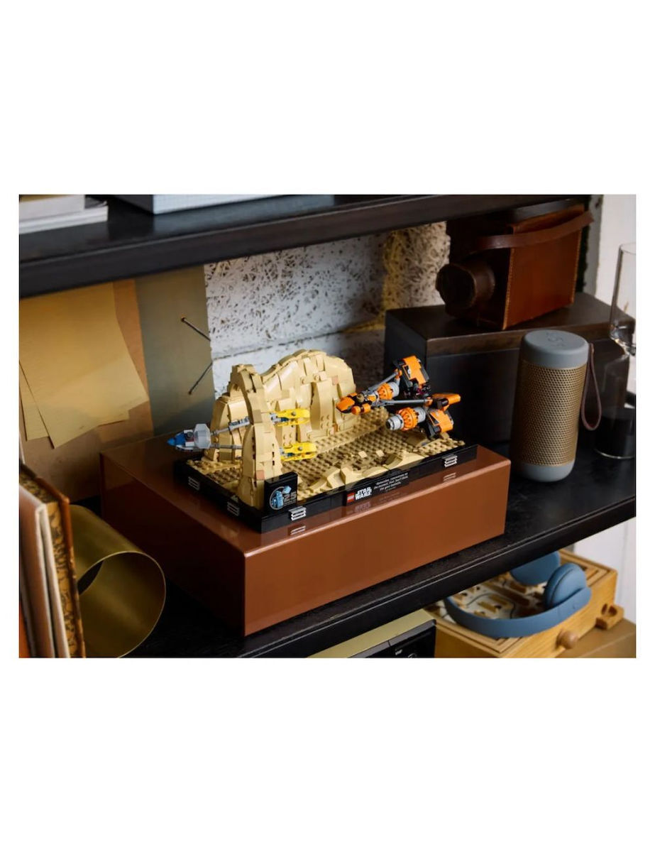 20240814160748_f8161225 Lego Disney Mos Espa Podrace Diorama για 18+ Ετών 718τμχ - Image 6