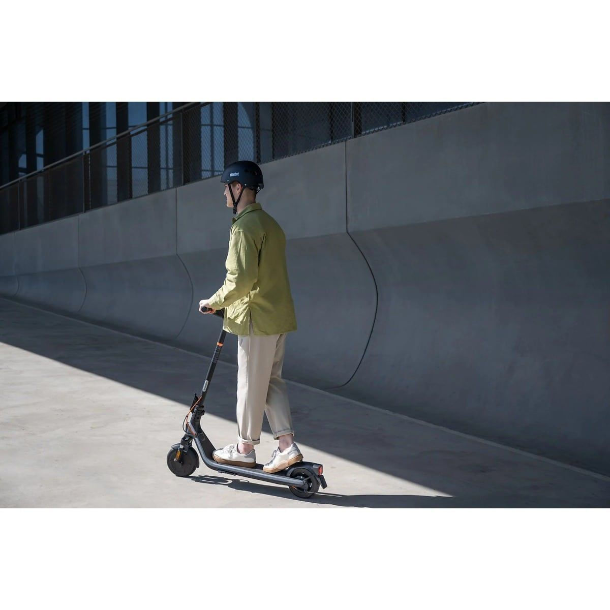 20240902094314_180c2f0e Segway E2 Plus E II Ηλεκτρικό Πατίνι 250W Μαύρο - Image 2