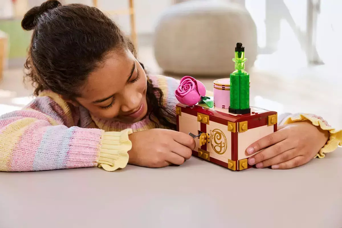 20241108164319_a396d044 Lego Wicked Glinda & Elphaba's Dormitory για 8+ Ετών 740τμχ - Image 14