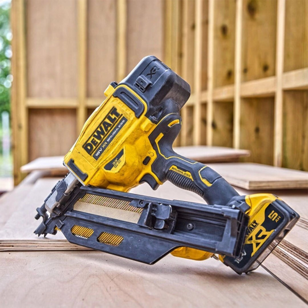 20250213115122_7f6fc02f Dewalt DCN930N Καρφωτικό Μπαταρίας 18V για Καρφιά - Image 5