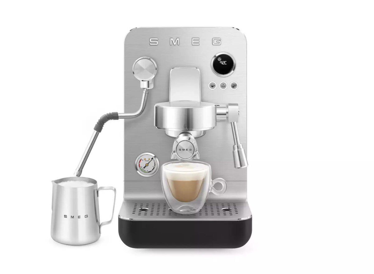 Smeg Αυτόματη για Αλεσμένο Καφέ Μαύρη EMC02BLMEU - Image 3