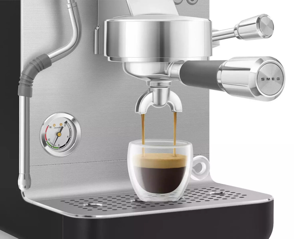 Smeg Αυτόματη για Αλεσμένο Καφέ Μαύρη EMC02BLMEU - Image 10