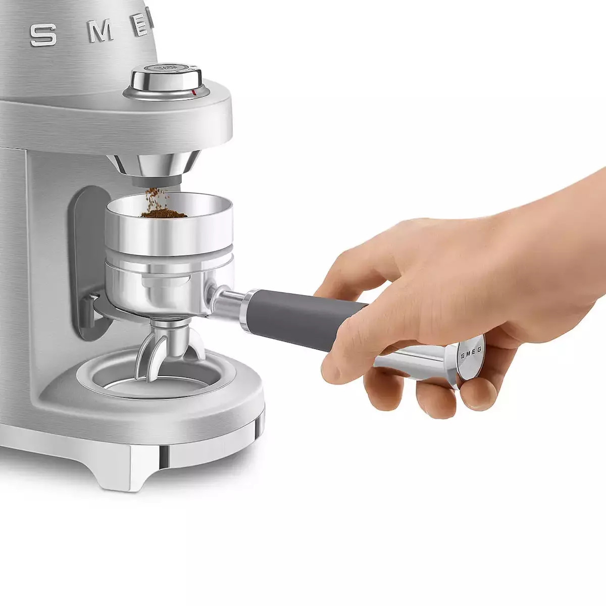 20250606123348_308fa67f Smeg Ηλεκτρικός Μύλος Καφέ 150W με Χωρητικότητα 350gr και 30 Επίπεδα Άλεσης Ασημί - Image 3