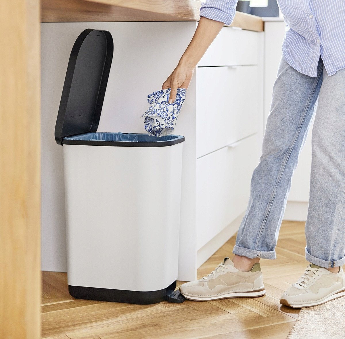 20250702091941_1ce22c3d Rotho Babydesign Κάδος Απορριμμάτων Πλαστικός με Πεντάλ Λευκός 35lt - Image 2