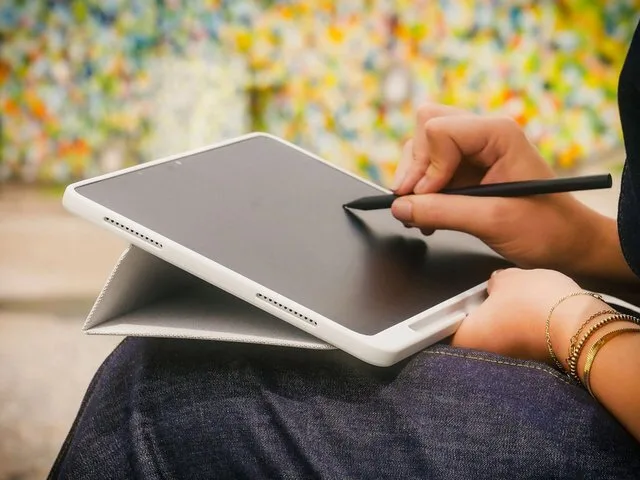 20260324125548_cf446137 Wacom Movinkpad Pro 14 Cover - Image 1